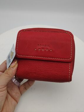New Fossil Red Leather Zip Wallet